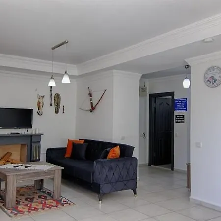 ölüdeniz Ovacıkta 5 Yatak Odalı, 12 Kişilik , Müstakil Havuzlu 2 *