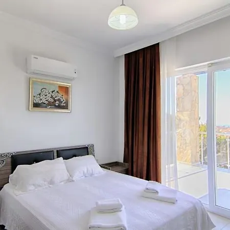 ölüdeniz Ovacıkta 5 Yatak Odalı, 12 Kişilik , Müstakil Havuzlu 2 Villa *