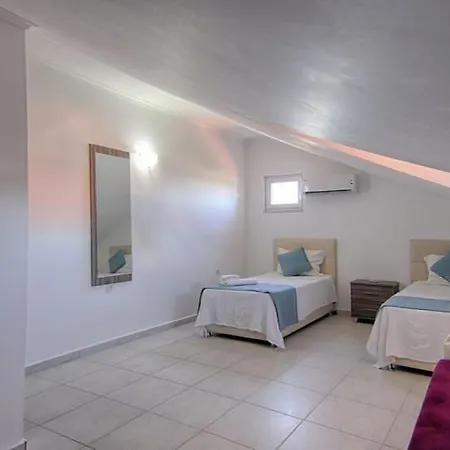 ölüdeniz Ovacıkta 5 Yatak Odalı, 12 Kişilik , Müstakil Havuzlu 2 Villa Fethiye