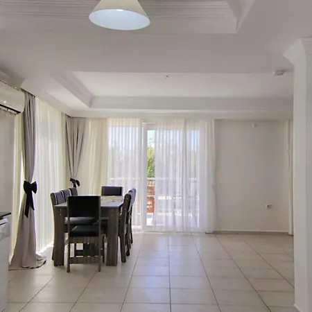 ölüdeniz Ovacıkta 5 Yatak Odalı, 12 Kişilik , Müstakil Havuzlu 2 *
