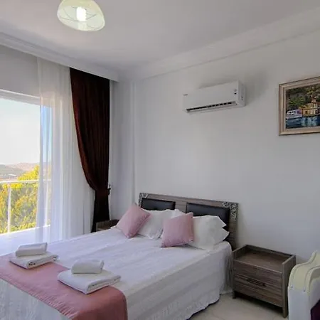 Oludeniz Ovacikta 5 Yatak Odali, 12 Kisilik , Mustakil Havuzlu 2